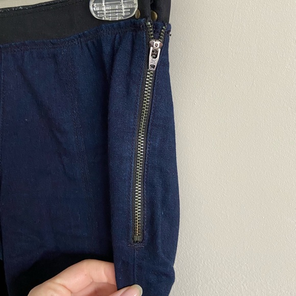 Banana Republic denim leggings in a dark wash - Picture 4 of 6